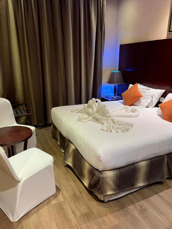 1 Land Premium Hotel image 12