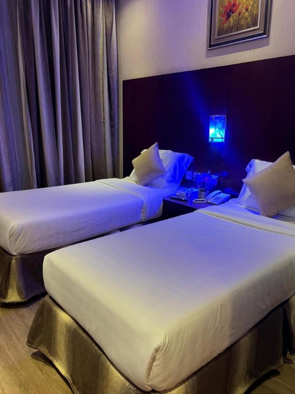 1 Land Premium Hotel image 13